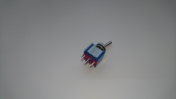 Miniaturschalter 2x 3A